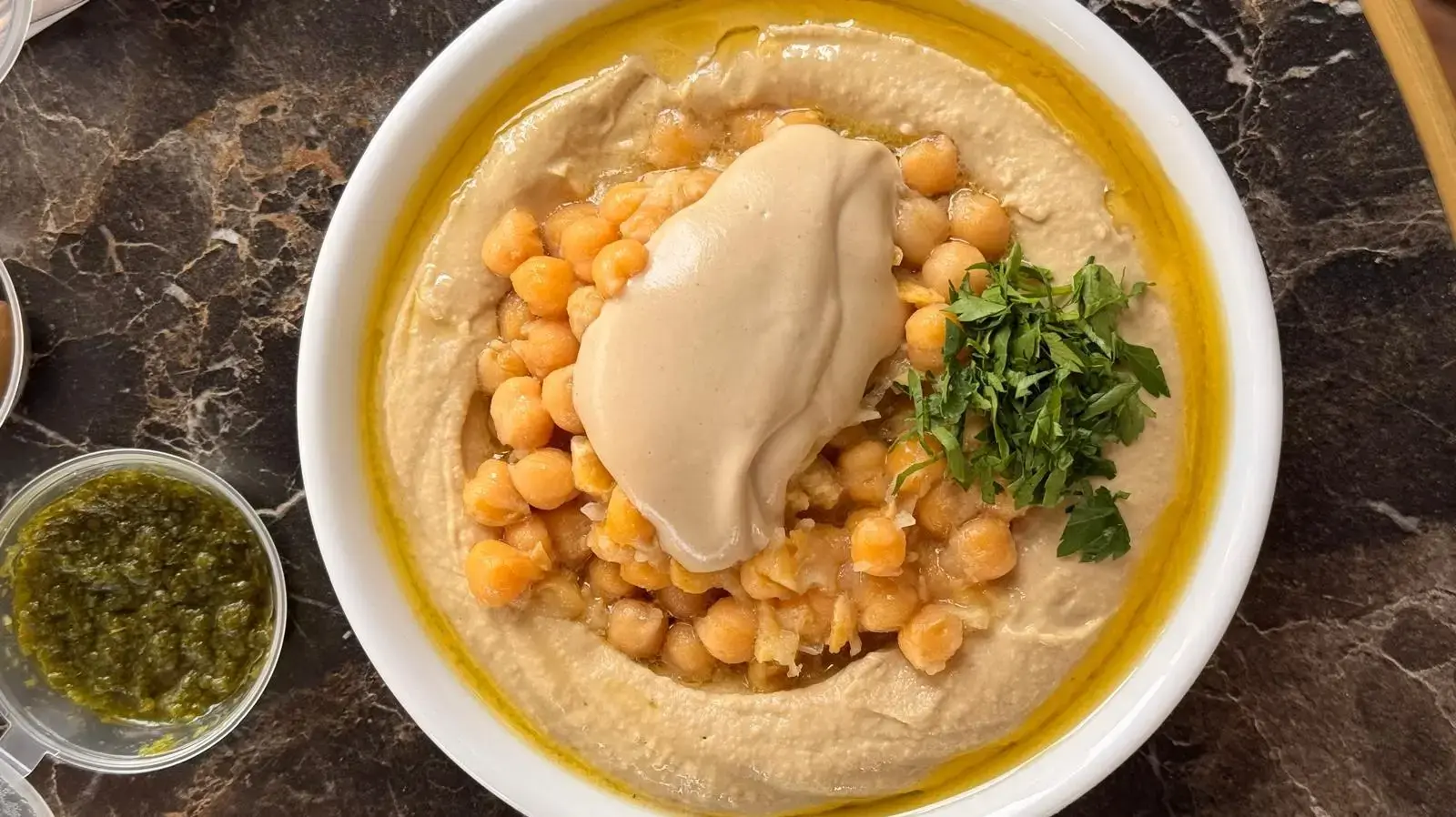 הציל את האזור משיממון קולינרי. החומוס של מוטי טיטמן הציל את האזור משיממון קולינרי. החומוס של מוטי טיטמן