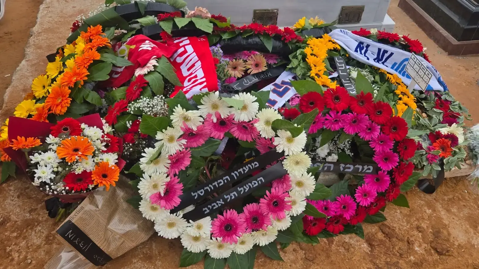 קברו של רז אדם ז"ל