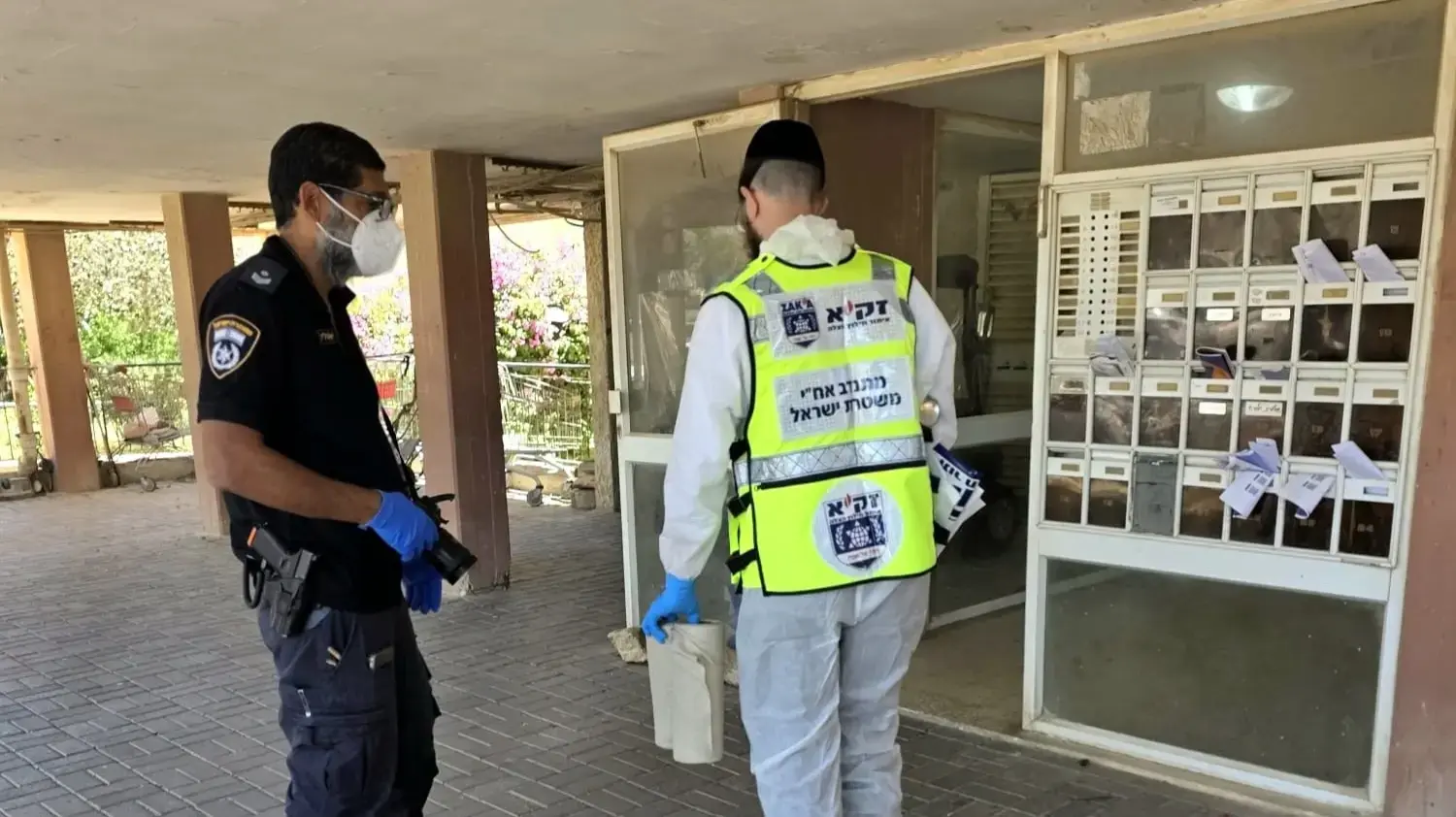 זק״א מטפלים בכבוד המת בזירת האירוע