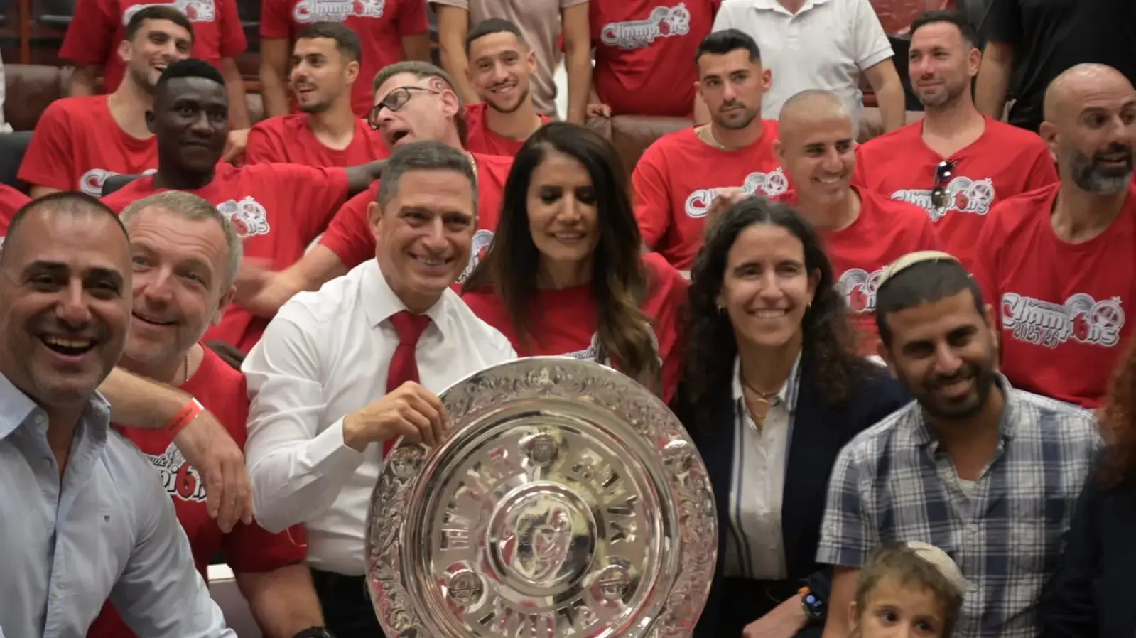 ראש עיריית באר שבע רוביק דנילוביץ' בחגיגות האליפות של הפועל באר שבע