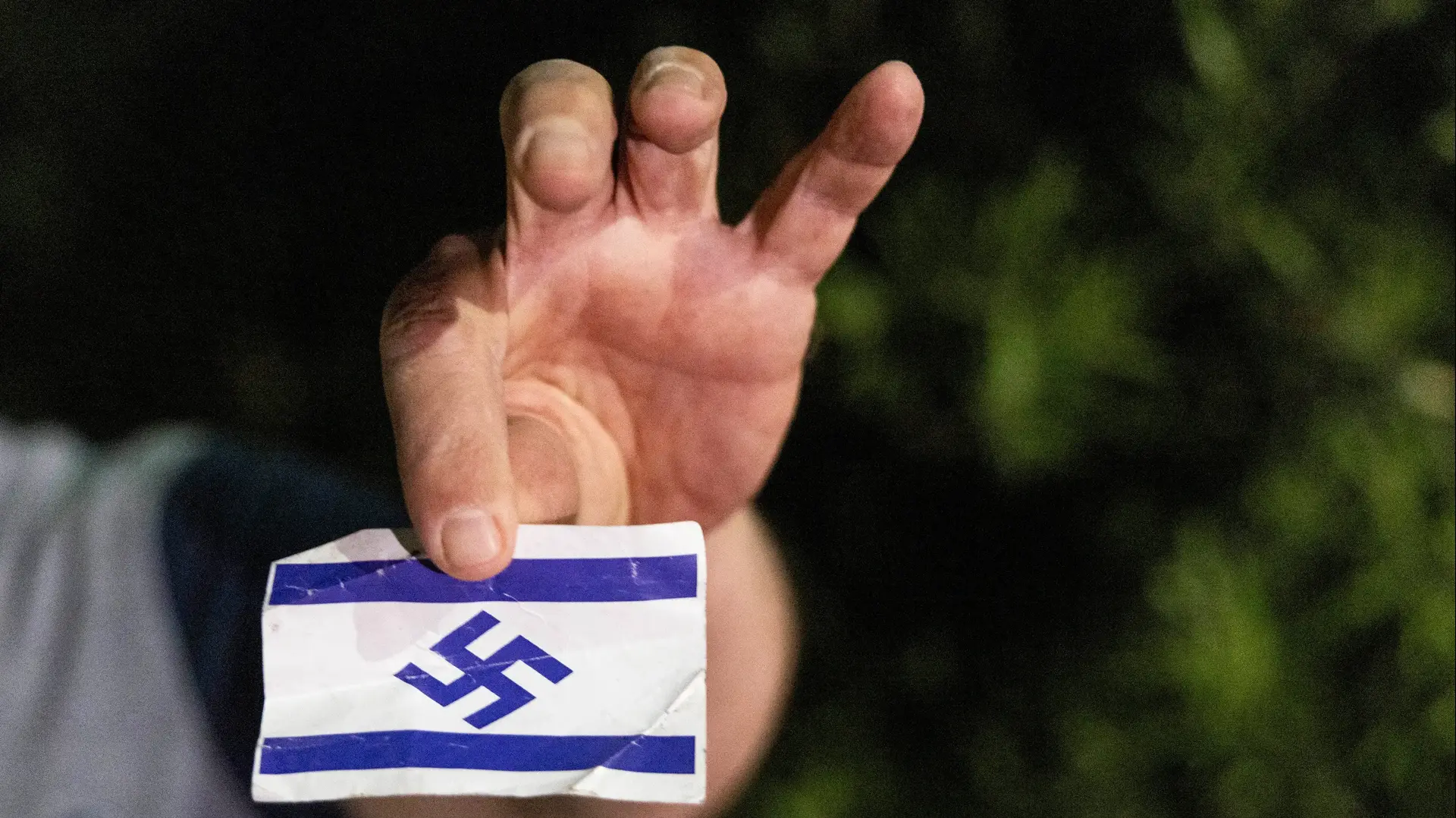 הפגנת חרדים מול ביתו של השופט העליון נעם סולברג, אלון שבות, 3 ביוני 2026