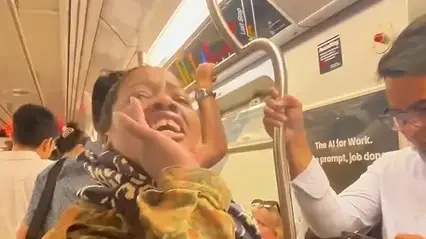 נוסעת ברכבת התחתית התקיפה אישה יהודיה, ניו יורק