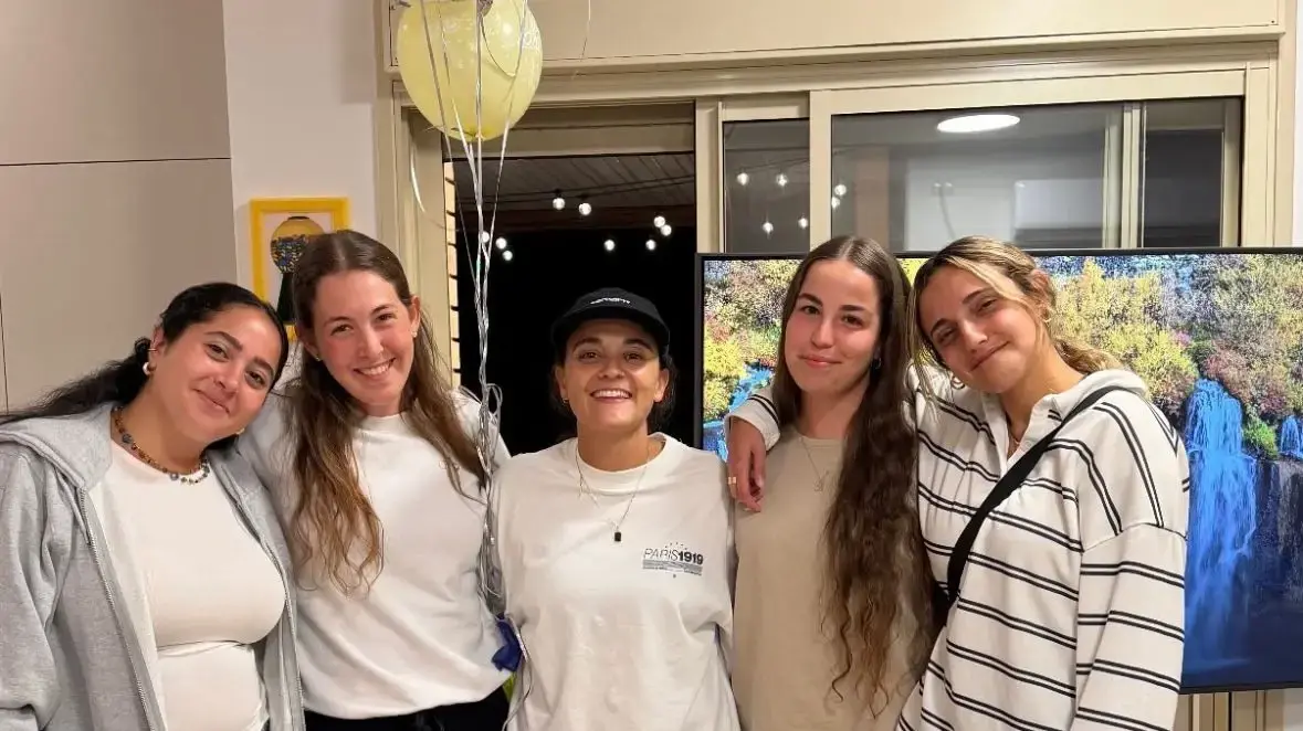 רומי גונן, אגם ברגר, אמילי דמארי נעמה לוי ולירי אלבג