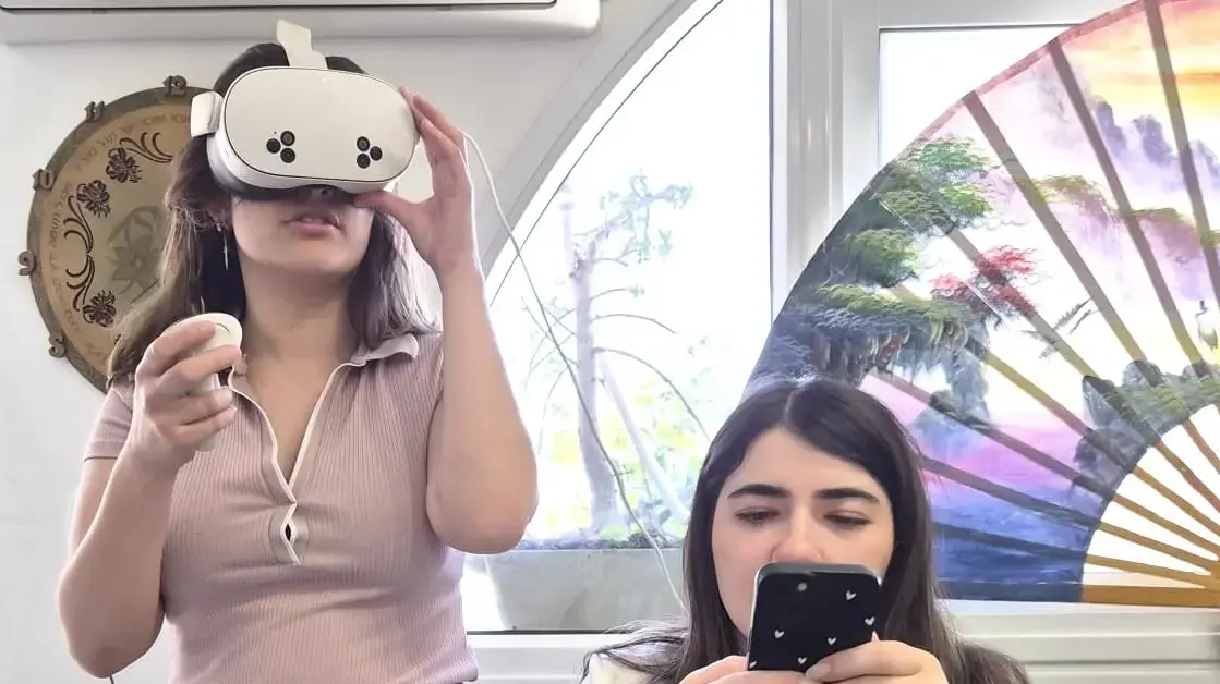 הסטודנטיות שיר בן דרור ויאנה זלטין מהמחלקה להנדסת תוכנה של SCE