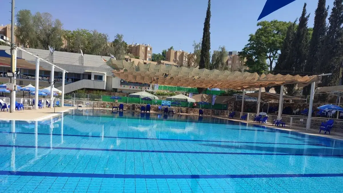 הקאנטרי קלאב בערד