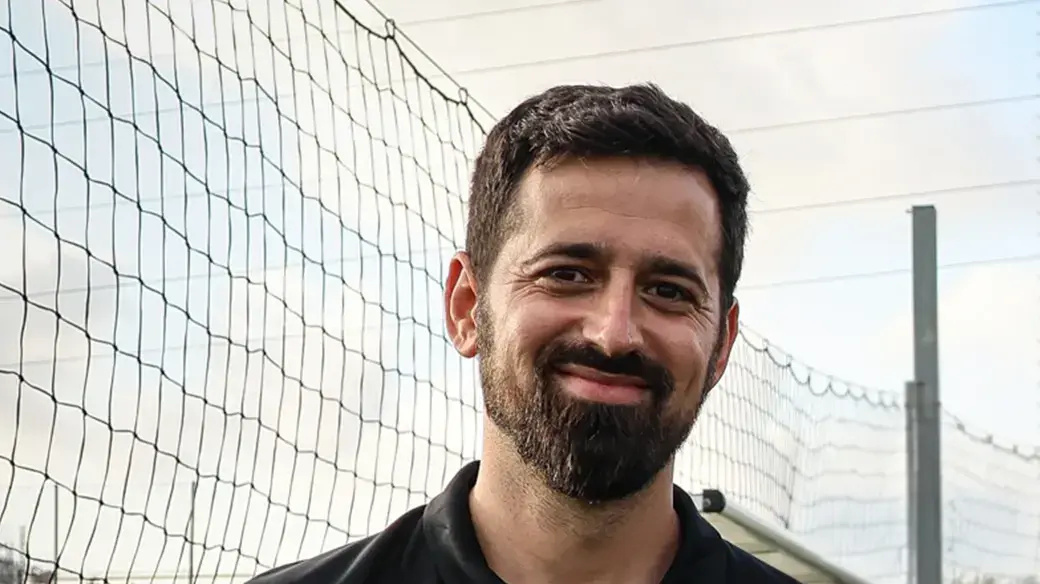 גיא ליפקה מנהל מקצועי מחלקת הנוער של הפועל תל אביב