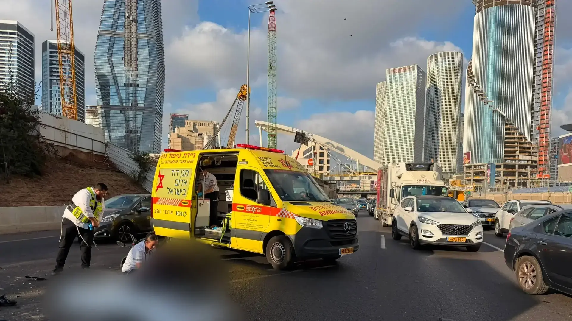 רוכב אופנוע נהרג לאחר שנפגע מרכב בכביש 20 סמוך למחלף השלום, 21 ביוני 2026