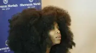 אריקה באדו, מסיבת עיתונאים