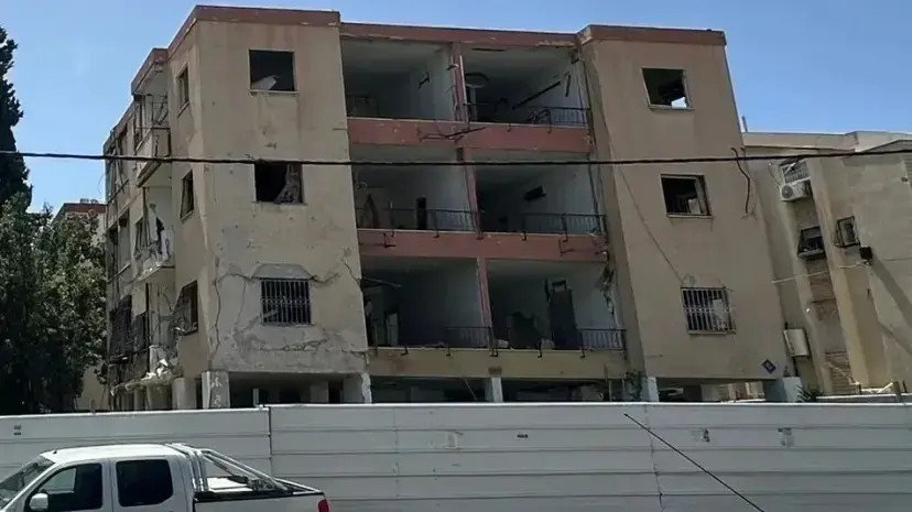 בניין שנפגע מטיל איראני ברחוב הגליל בחיפה