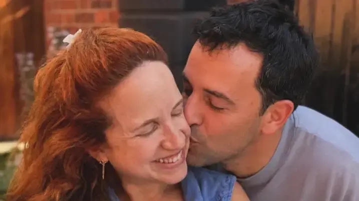 סתיו שפיר ועמית סטיבה עם בנם