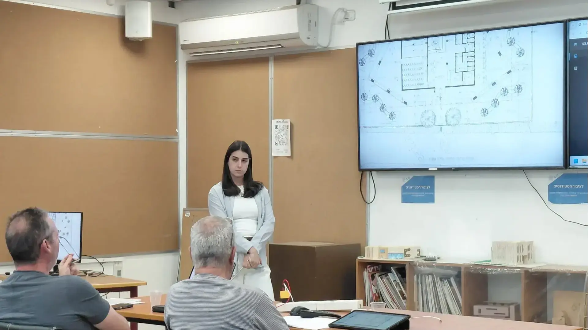 בוגרי המכללה הטכנולוגית סיימו את לימודי האדריכלות
