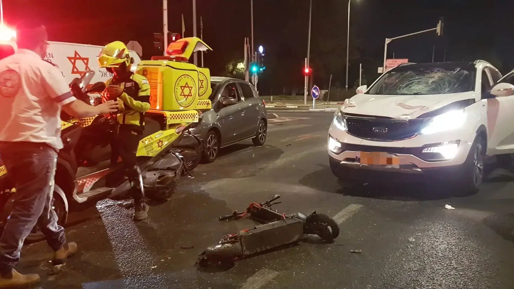 רוכב קורקינט חשמלי כבן 60 נהרג בתאונת דרכים בנתניה