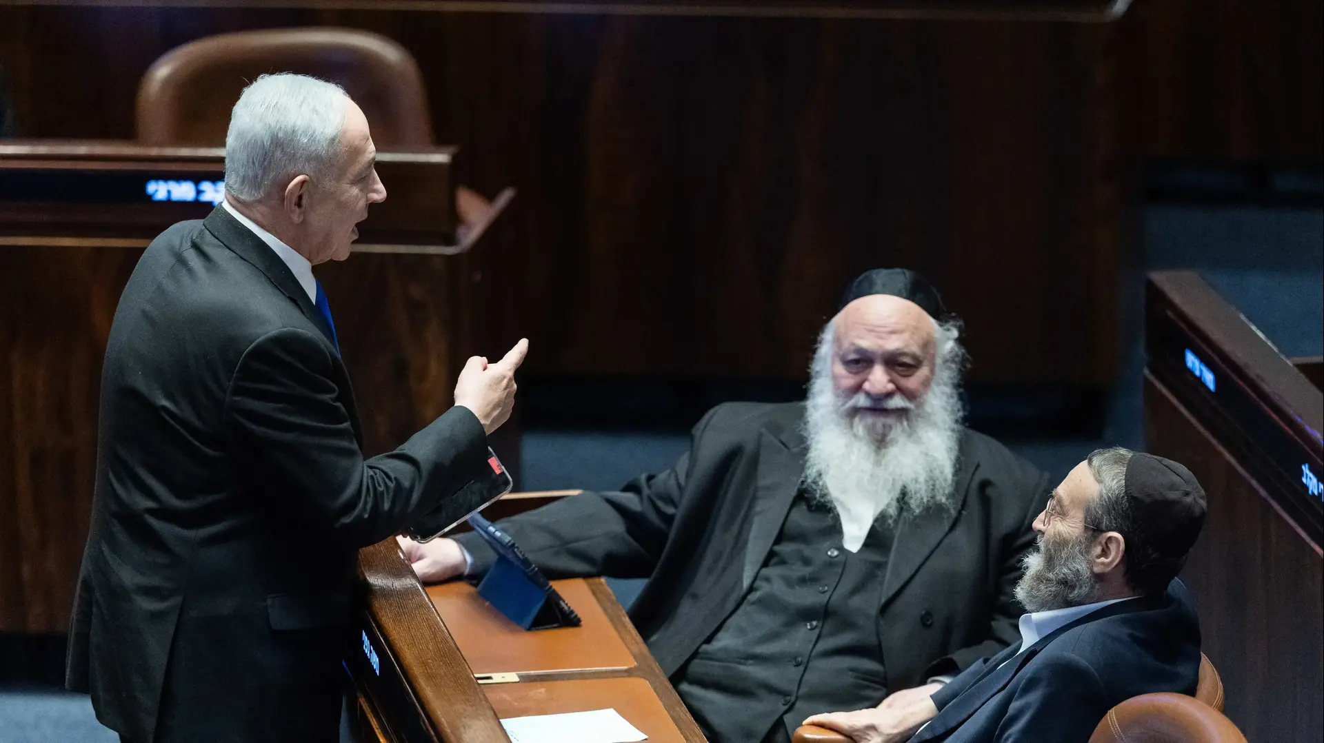רה"מ בנימין נתניהו, יצחק גולדקנופף,משה גפני, הצבעה  על חוק יסוד לימוד תורה,מליאת הכנסת, 1 ביולי 2026