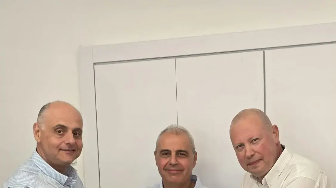 איתן קורץ, יו"ר ועד העובדים, יורם סגל מנכ"ל מכון מור, עו"ד גיל בר-טל יו"ר הסתדרות המעוף