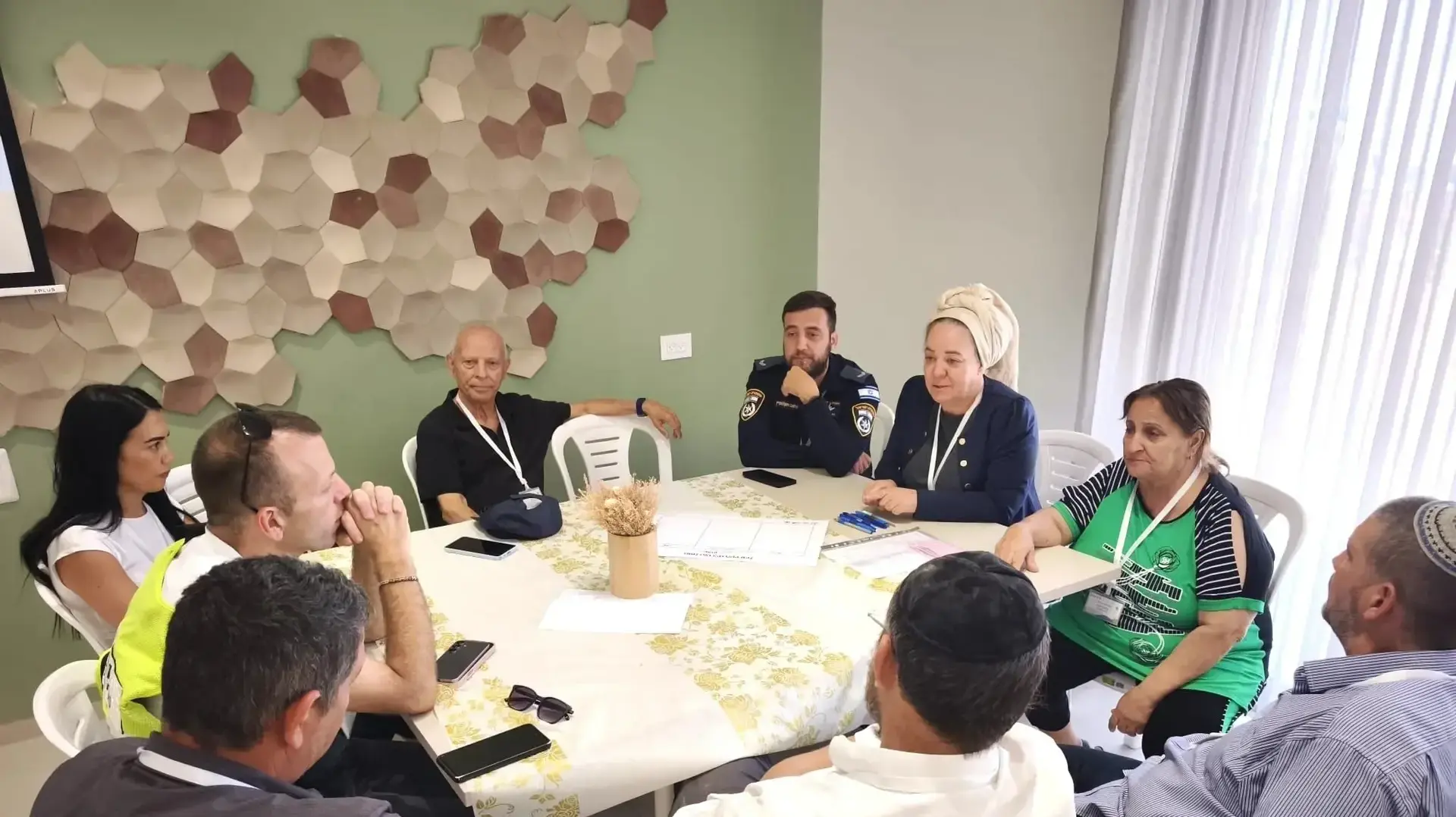 מחברים כוחות למען הקהילה