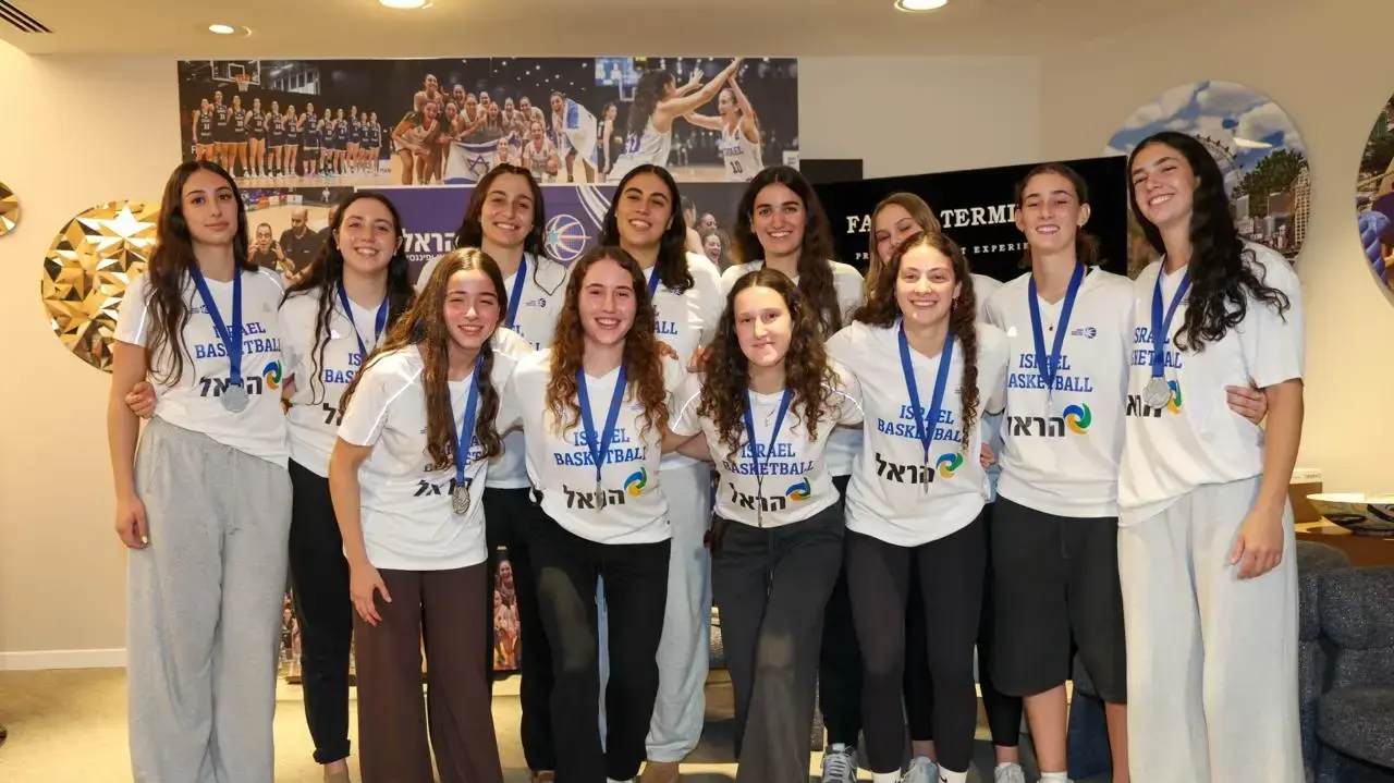 נבחרת העתודה של ישראל בקבלת הפנים בנתב"ג