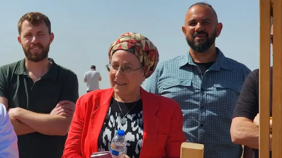 השרה סטרוק בסיור בשטח המיועד ליישובי מבואות ערד