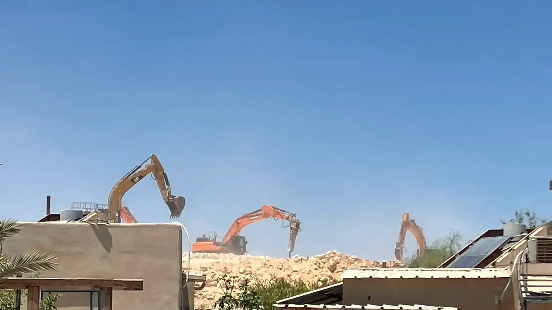 עבודות הפיתוח מחוץ לביתה של אורנשטיין במצפה רמון