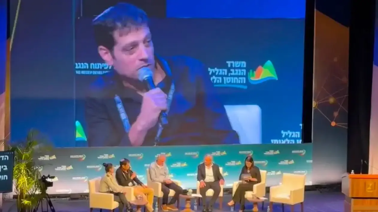 ירדן נבו, משנה למנהל סורוקה מרכז רפואי אוניברסיטאי, בוועידת הנגב 2026
