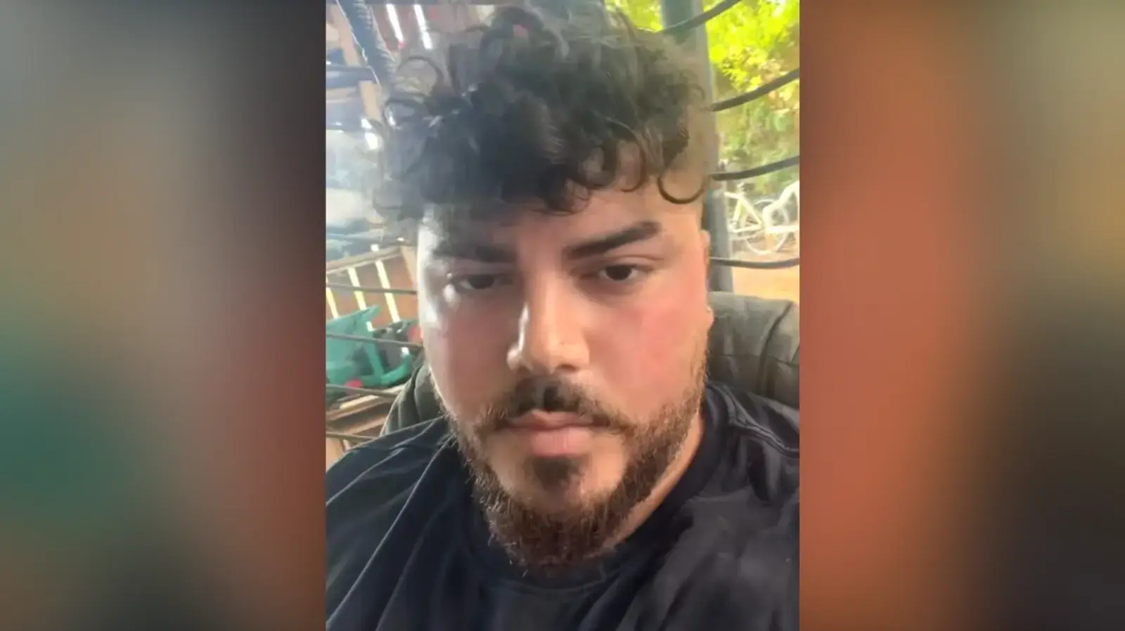 הסטנדאפיסט סתיו פרחי מגיב לאירוע בעמוד האינסטגרם שלו