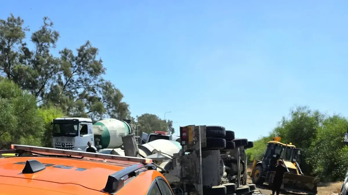 זירת התהפכות המשאית ליד מבועים