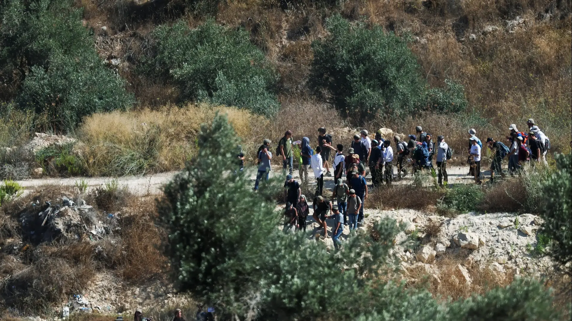 מתנחלים בכפר טל
11.8.26