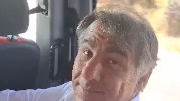 אישטוון פישונט באוטובוס של אוהדי בית"ר ירושלים