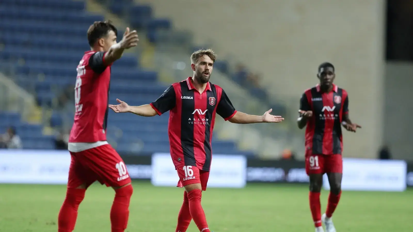 עומר אגבדיש ושחקני הפועל ירושלים מאוכזבים