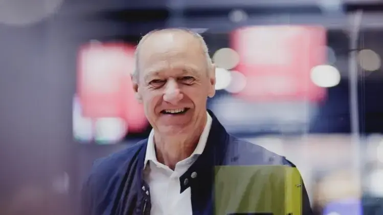 רולנד בוש, מנכ"ל סימנס