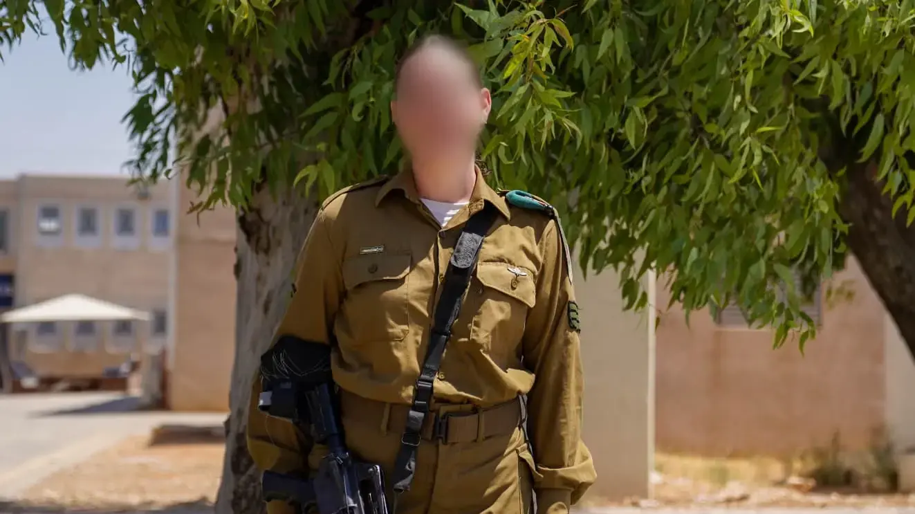 סמלת א' מחצרים מצטיינת גדוד הלוחמה האלקטרונית בראש השנה תשפ״ז