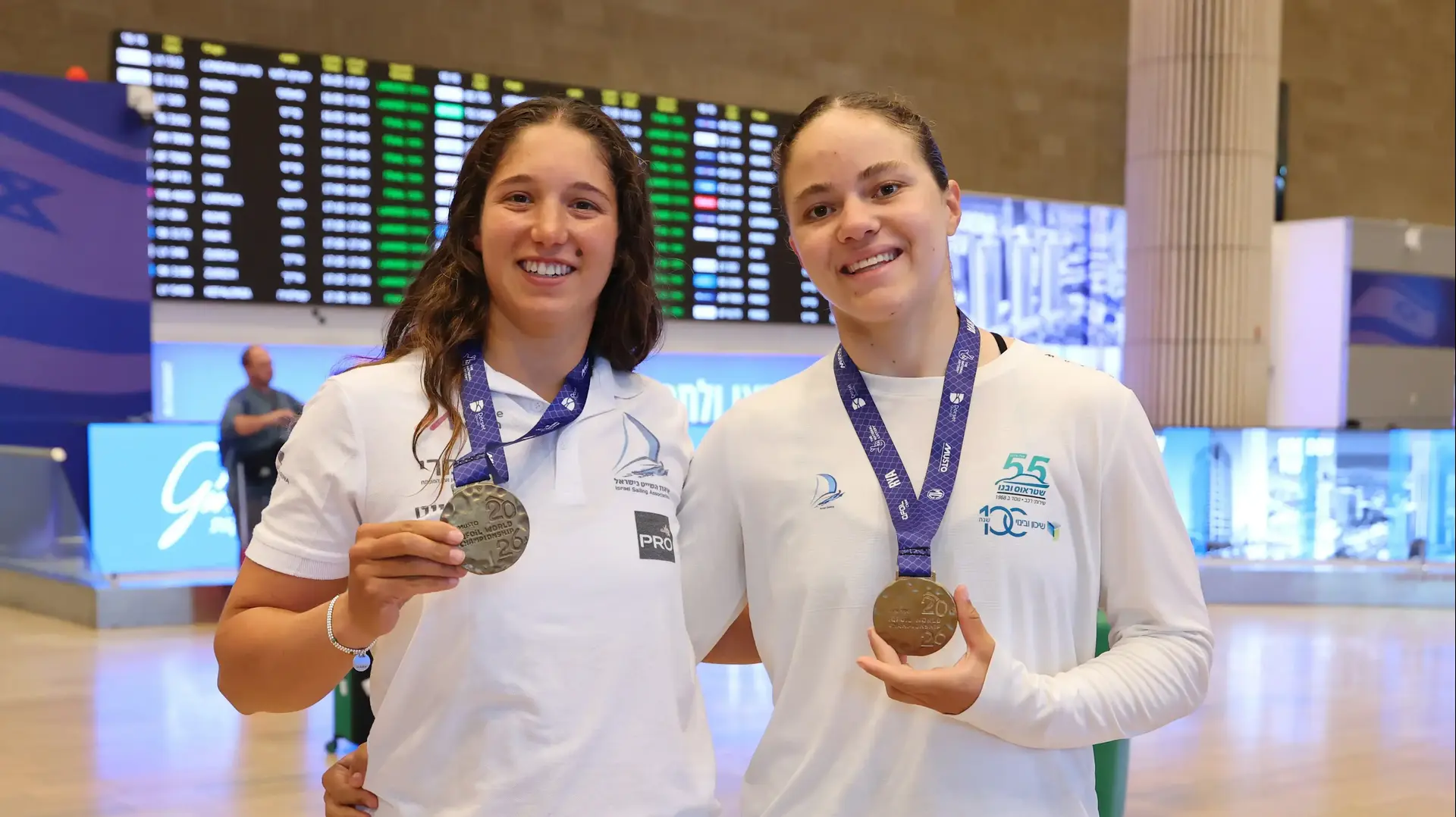 תמר שטיינברג אלופת העולם בגלישת רוח דגם IQ פויל עם סגניתה שרון קנטור