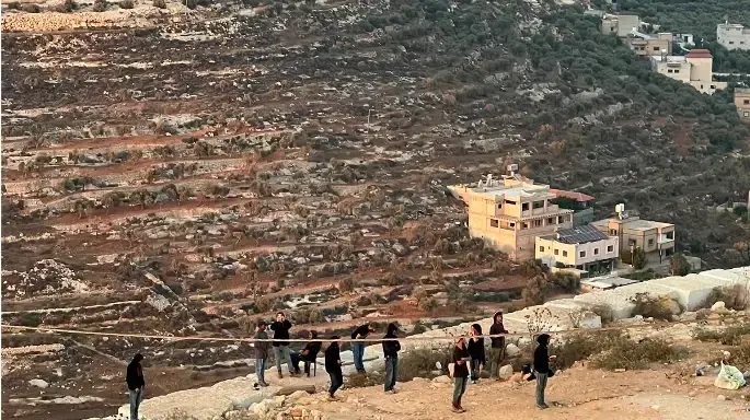 מתנחלים חוזרים למצור על קוסרא