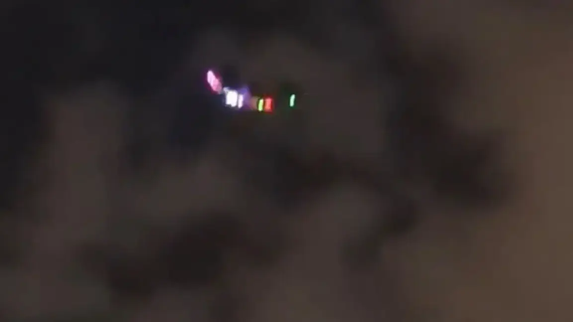 מה טס בשמי טהרן? הסרטונים המסתוריים שמסעירים את הרשת