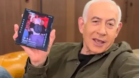 גם נתניהו הצטרף לטרנד: ראש הממשלה צופה בגרסת ה-AI שלו