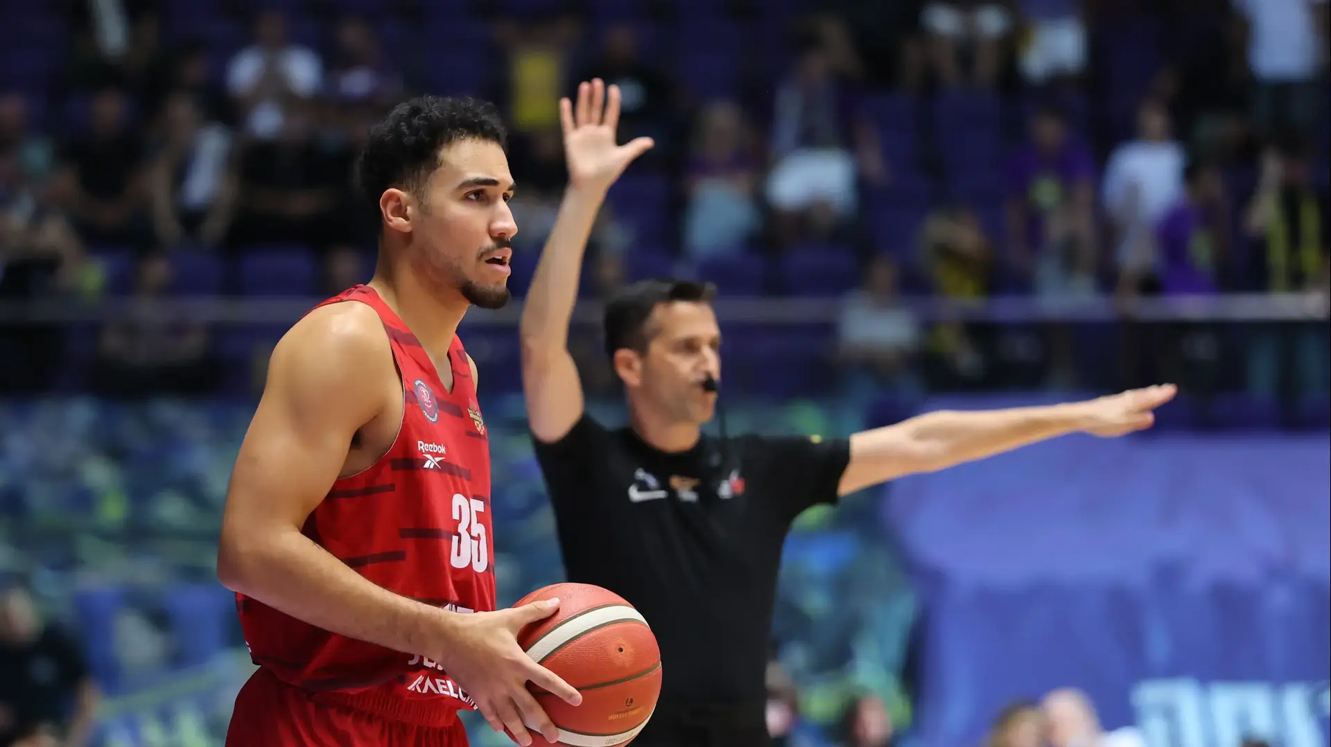 איתן בורג שחקן הפועל ירושלים מול הפועל חולון