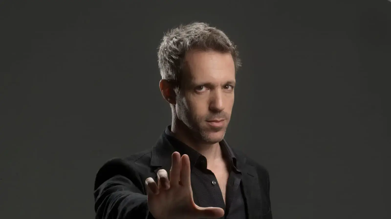 לראשונה באור יום ולכל המשפחה. נמרוד הראל