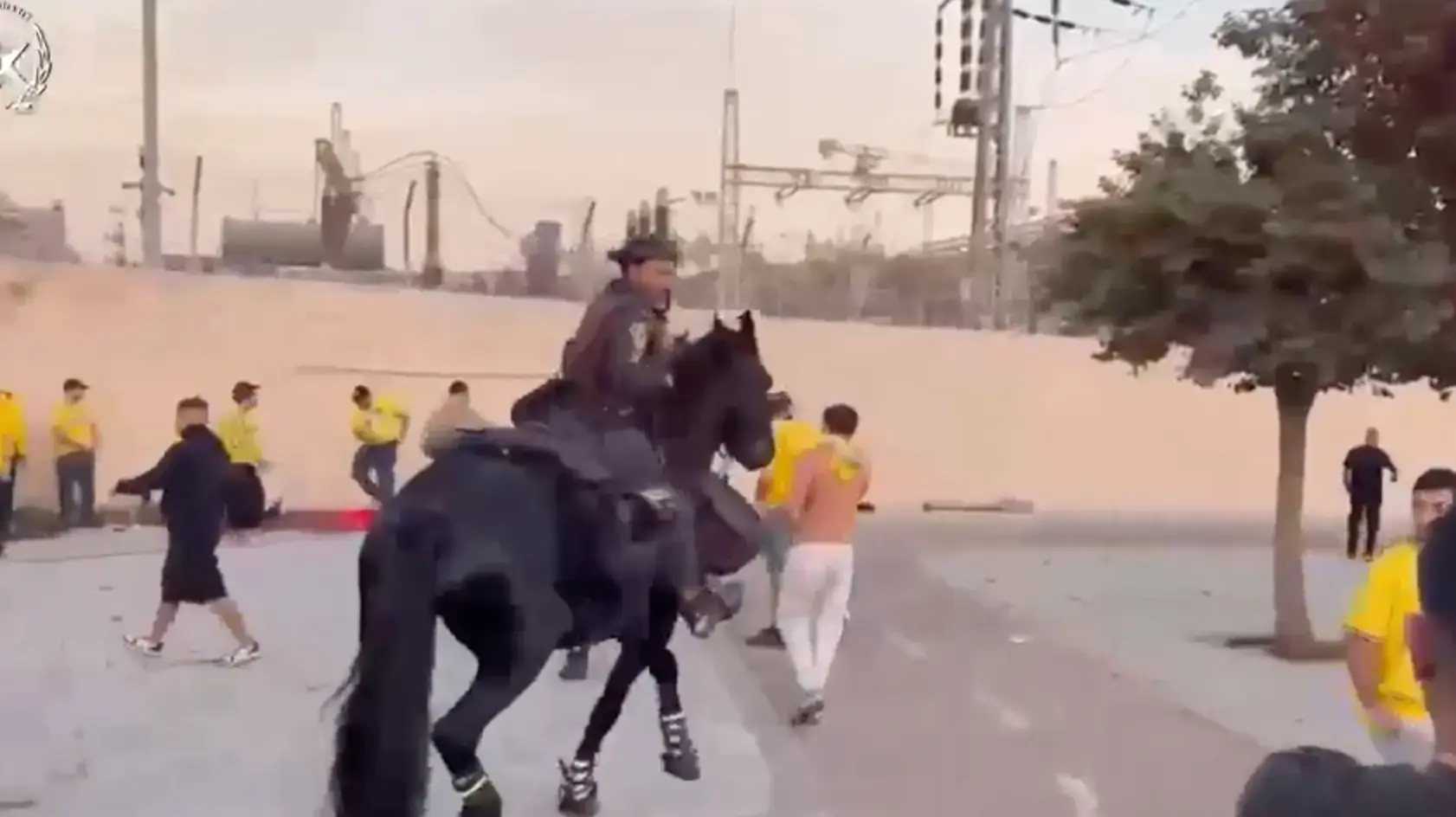 קטטה מחוץ לאצטדיון טדי