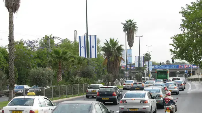 9 מ-10 נוסעים לבד
