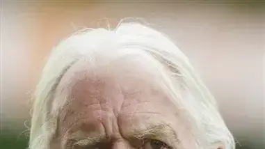 ליאו בינהאקר מאמן נבחרת פולין