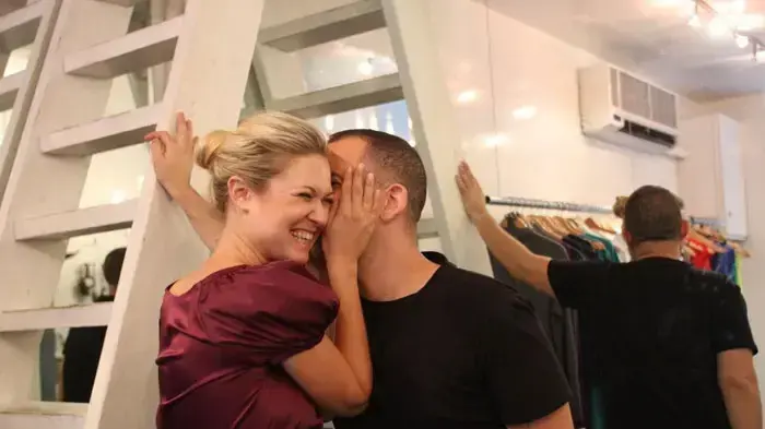 פפראצי מיכל ינאי במדידות אצל טום סלמה