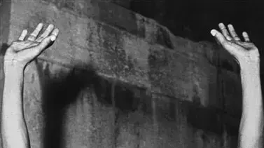 אבבה ביקילה לאחר שניצח במרתון 1960