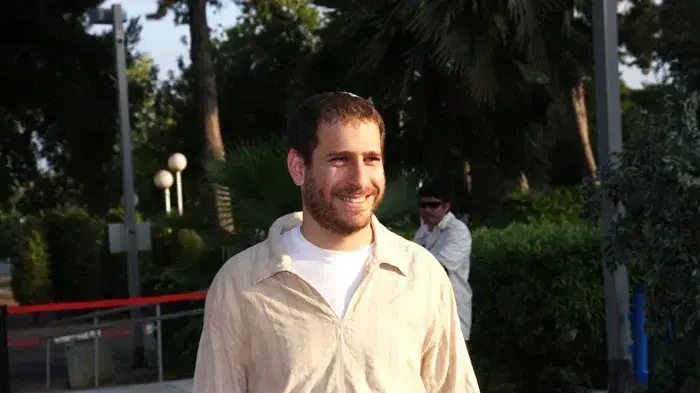 חנוך דאום