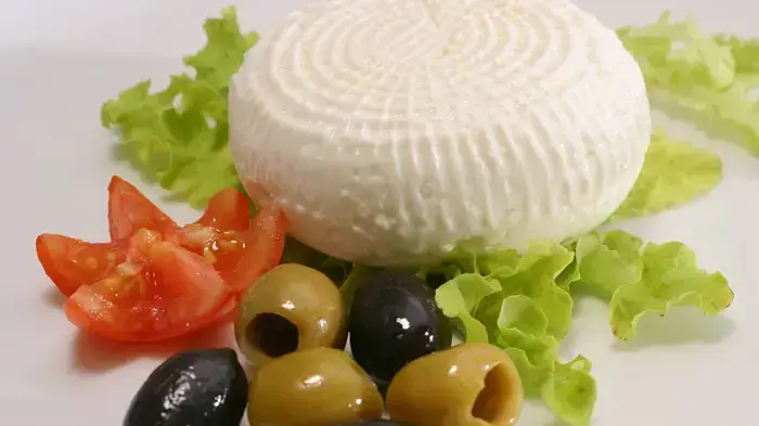 גבינה