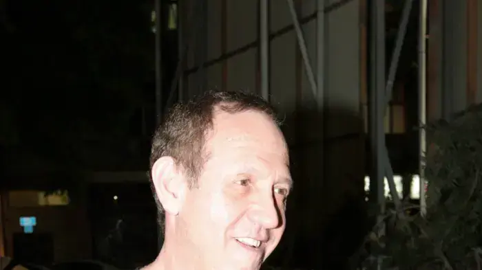 גבי גזית מעשן