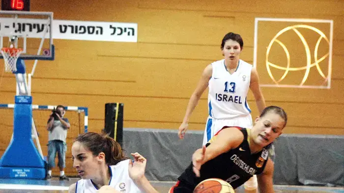 ליעד סואץ שחקנית נבחרת ישראל במשחק מול גרמניה
