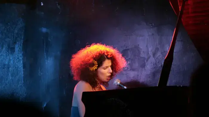 רות דולורס וייס בהופעה