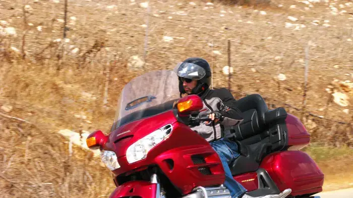 מבחן דו גלגלי הונדה גולדווינג 1800