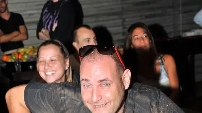 צביקה הדר