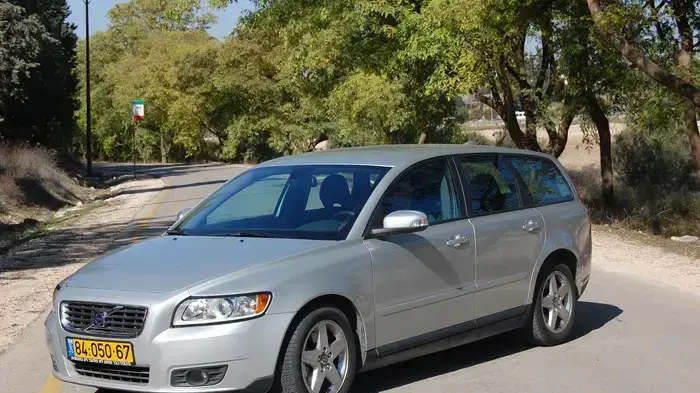 מבחן וולוו V50