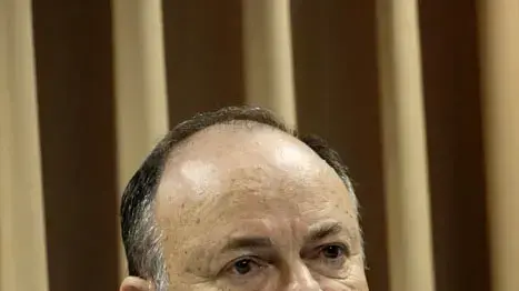 רוני מילוא, בוררות בנושא שכר הרופאים